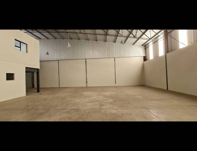 350M² WAREHOUSE TO LET IN WYCHWOOD